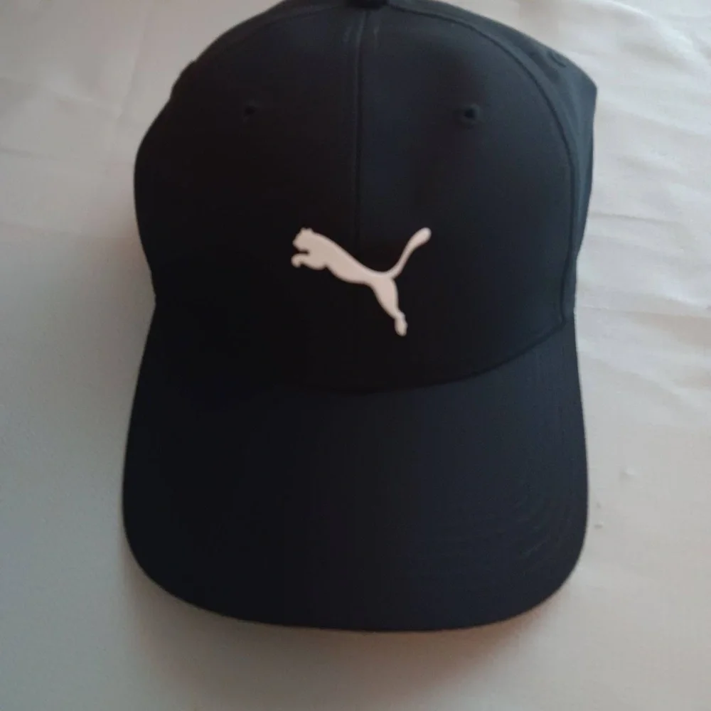 NWT Puma OSFA Golf Hat Black White Embroidered Sporty Athletic Casual